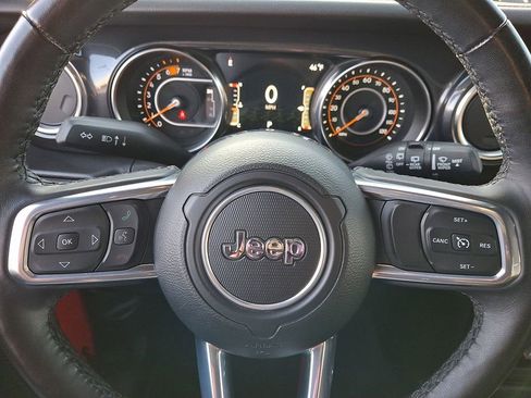 Used 2023 Jeep Wrangler Unlimited Sahara AWD/4WD image 25