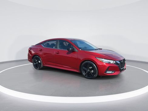 Used 2023 Nissan Sentra SR w/ Electronics Package FWD image 2