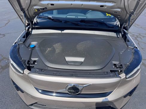 Used 2023 Volvo XC40 Recharge Ultimate w/ Protection Package Premier AWD/4WD image 40