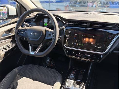 Used 2023 Chevrolet Bolt EUV LT w/ Driver Confidence Package FWD image 5