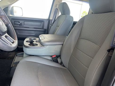 Used 2018 RAM 2500 Tradesman w/ Chrome Appearance Group image 16