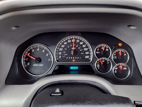 Used 2007 GMC Envoy SLE image 31