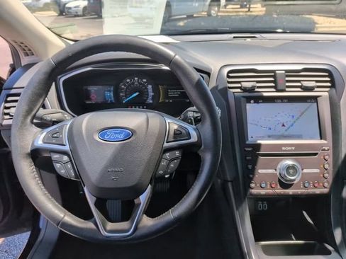Used 2019 Ford Fusion Titanium FWD image 25