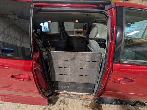 Used 2007 Dodge Grand Caravan SXT FWD image 26