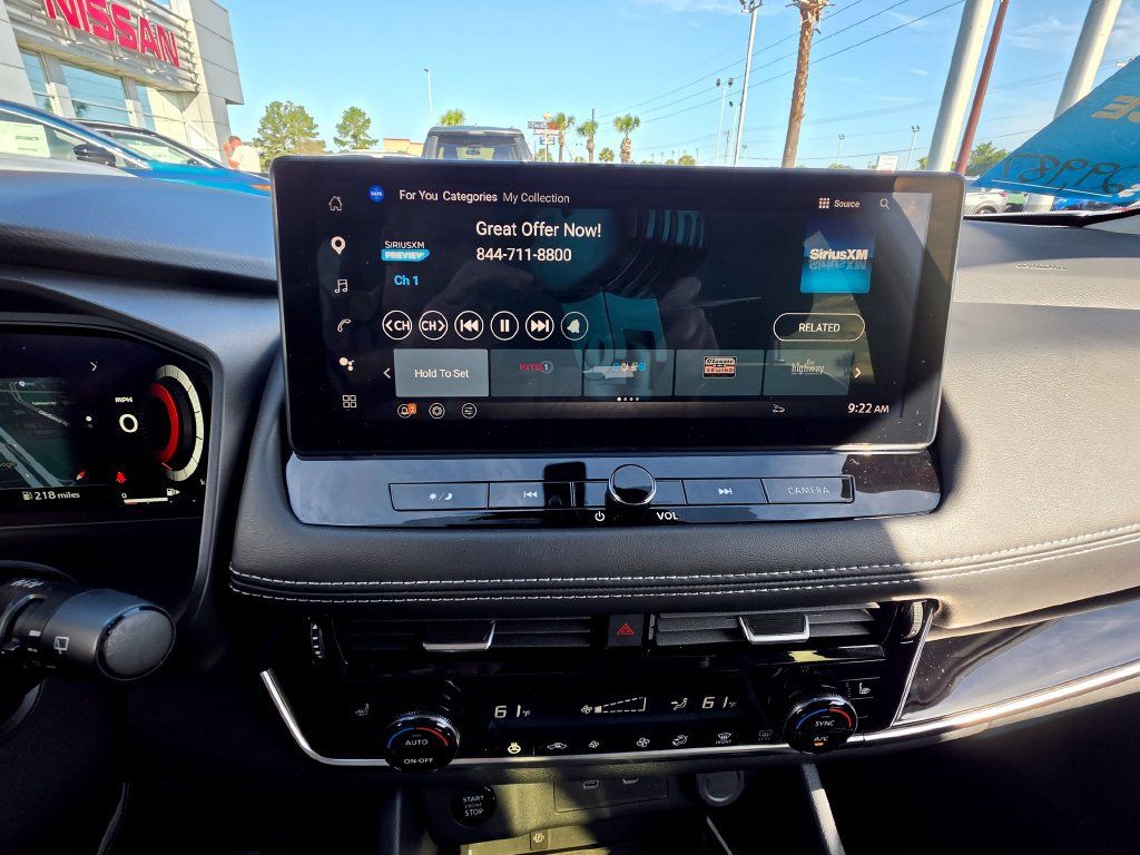 Used 2024 Nissan Rogue SL FWD image 23