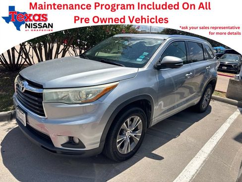 Used 2015 Toyota Highlander XLE FWD image 1