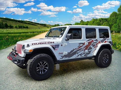Used 2022 Jeep Wrangler Unlimited Rubicon w/ LED Lighting Group AWD/4WD image 2