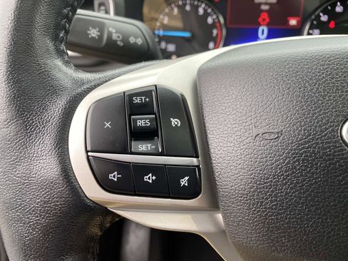 Used 2021 Ford Explorer XLT w/ Equipment Group 202A AWD/4WD image 20