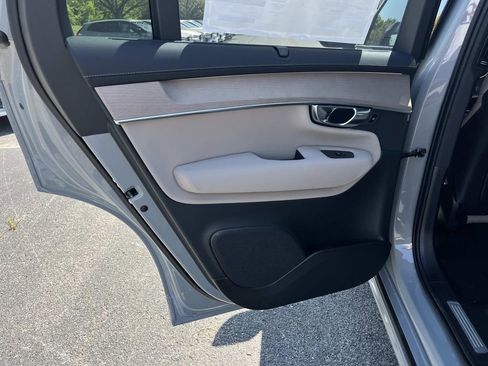 New 2026 Volvo XC90 T8 Ultra w/ Protection Package Premier AWD/4WD image 18