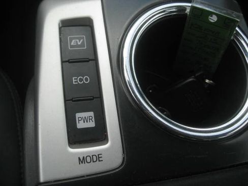 Used 2013 Toyota Prius V Five image 28