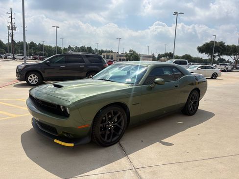 Used 2022 Dodge Challenger R/T w/ Plus Package RWD image 4