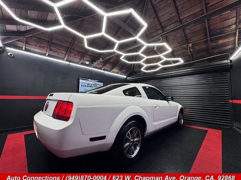 Used 2005 Ford Mustang Coupe RWD image 3