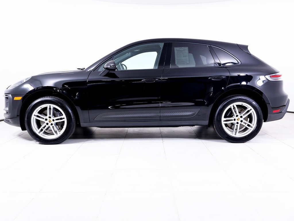 Used 2025 Porsche Macan AWD/4WD image 2