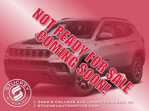 Used 2025 Jeep Compass Trailhawk image 1