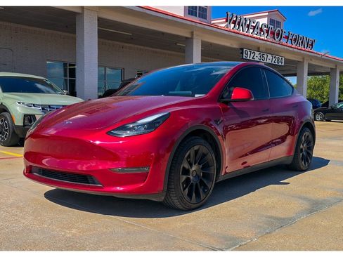 Used 2024 Tesla Model Y Long Range AWD/4WD image 8