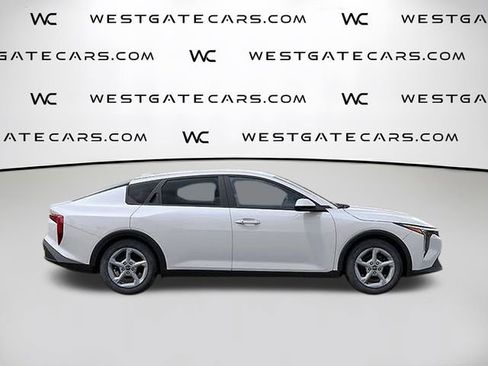 New 2025 Kia K4 LXS image 10