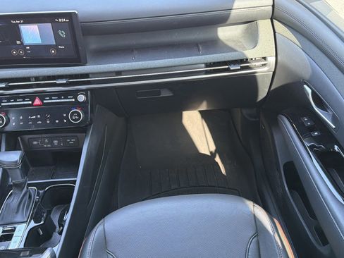 Used 2025 Hyundai Santa Cruz Limited AWD/4WD image 15