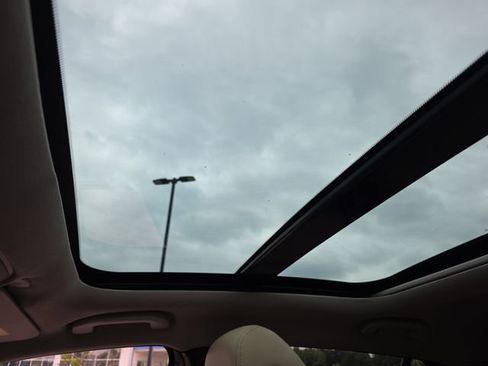 Used 2019 INFINITI QX30 FWD image 27