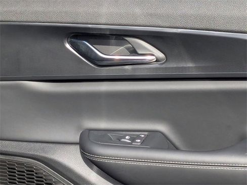 New 2025 Jeep Grand Cherokee Altitude image 33