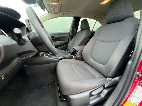 Used 2022 Toyota Corolla LE image 16