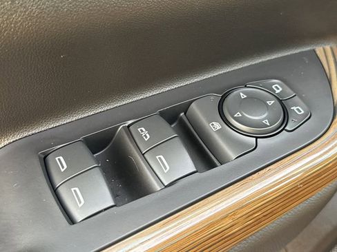 Used 2023 GMC Acadia SLE w/ Driver Convenience Package FWD image 22