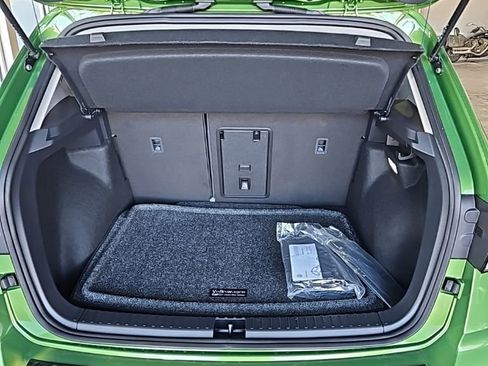 New 2026 Volkswagen Taos SE image 19