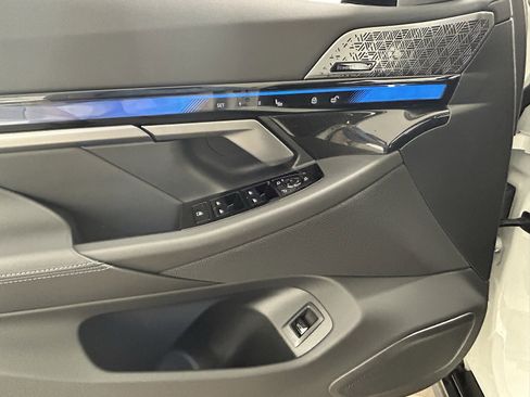 Used 2025 BMW i5 M60 w/ Premium Package image 25