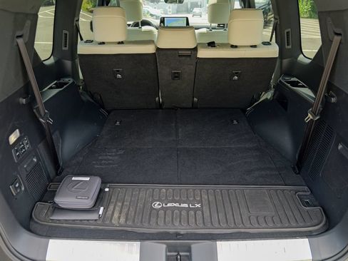 Used 2024 Lexus LX 600 4WD w/ Appearance Package image 64