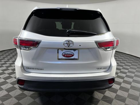Used 2015 Toyota Highlander XLE AWD/4WD image 6
