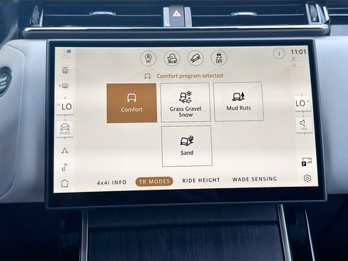 New 2026 Land Rover Range Rover Velar Belgravia AWD/4WD image 45