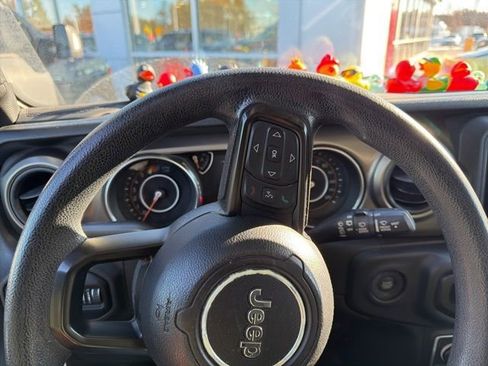 Used 2018 Jeep Wrangler Unlimited Sport image 2