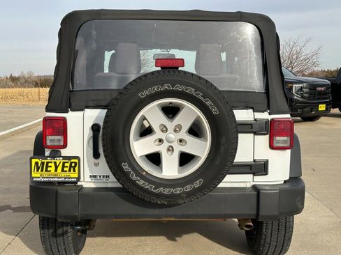 Used 2018 Jeep Wrangler Sport image 7