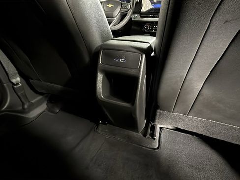 Used 2025 Chevrolet Trax LT image 29