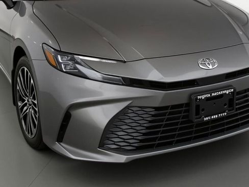 Used 2025 Toyota Camry XLE image 7