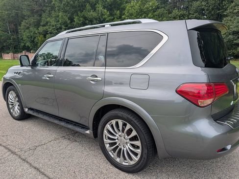 Used 2017 INFINITI QX80 4WD w/ Deluxe Technology Package image 3