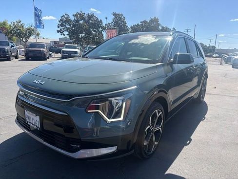 Used 2024 Kia Niro EX Touring FWD image 1