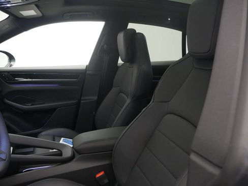 Certified 2026 Porsche Macan 4 Electric AWD/4WD image 16