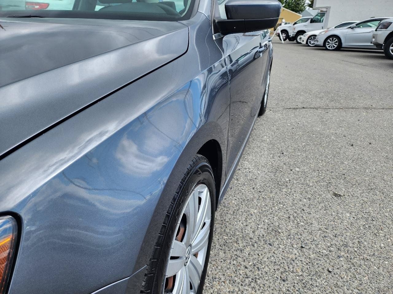 Used 2017 Volkswagen Jetta S w/ Jetta S Cold Weather Package FWD image 29