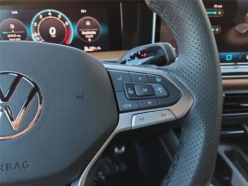 New 2026 Volkswagen Tiguan SEL R-Line image 18