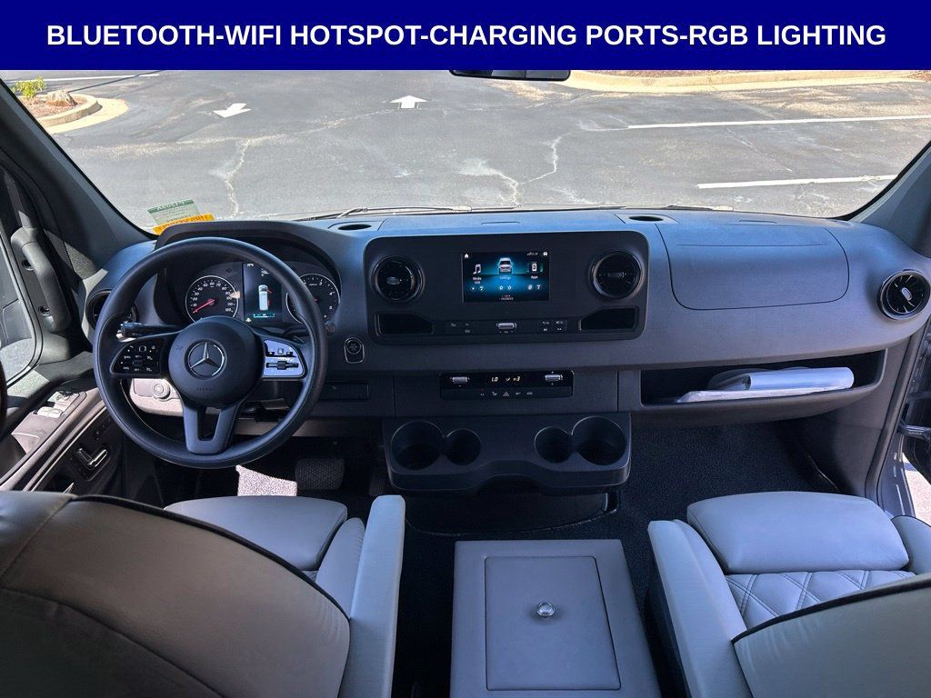 Used 2022 Mercedes-Benz Sprinter 2500 image 14