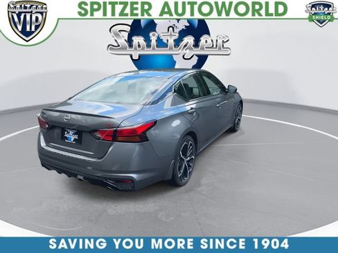 Used 2023 Nissan Altima 2.5 SR w/ SR Premium Package FWD image 9