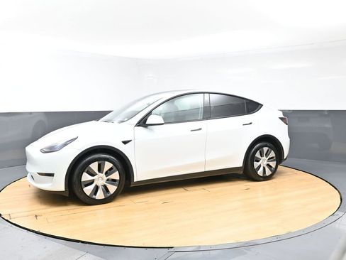 Used 2023 Tesla Model Y Long Range AWD/4WD image 7