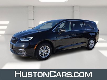 Used 2024 Chrysler Pacifica Touring-L