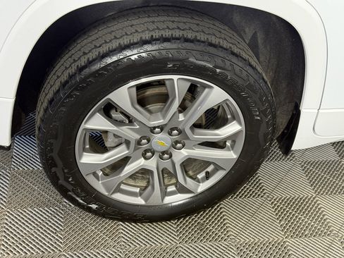 Used 2021 Chevrolet Traverse Premier image 31