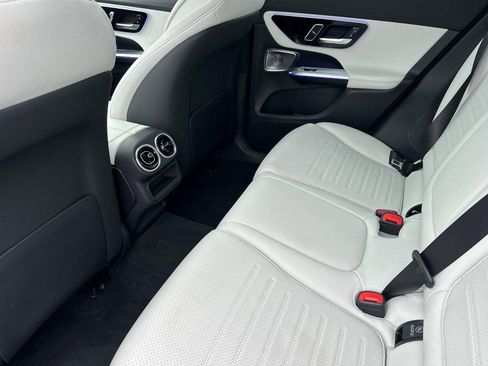 Certified 2023 Mercedes-Benz GLC 300 image 28