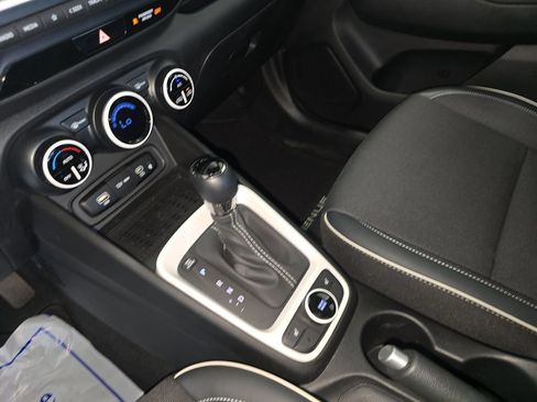 Certified 2024 Hyundai Venue Limited FWD image 24
