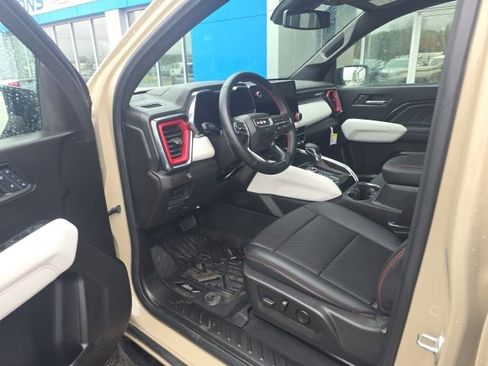 Used 2024 GMC Canyon AT4X w/ AT4X AEV Edition image 10