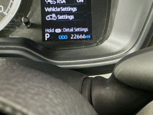 Used 2022 Toyota Corolla LE image 18