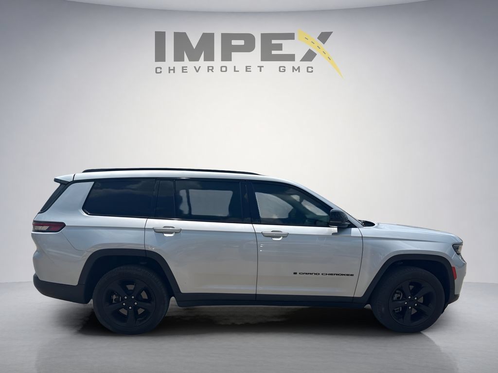 Used 2022 Jeep Grand Cherokee L Limited w/ Black Appearance Package RWD image 6