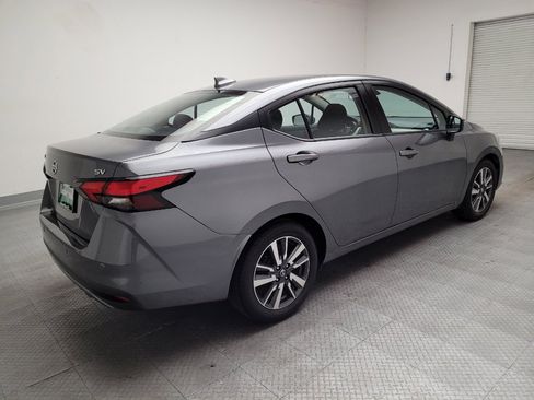 Used 2021 Nissan Versa SV FWD image 9